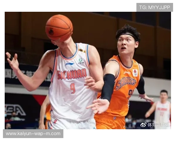 上海队资源厚度与内线支点明显 末节保留外援人次策略奏效 上海队资源厚度与内线支点明显 末节保留外援人次策略奏效